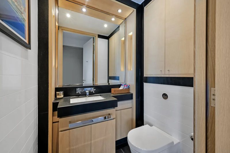 Bathroom vanity